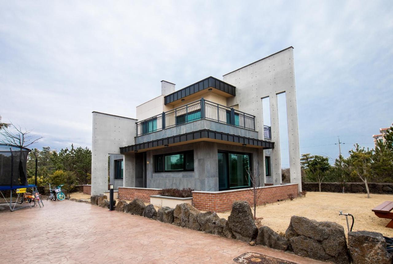 Cass Spa Pension Jeju Exterior photo